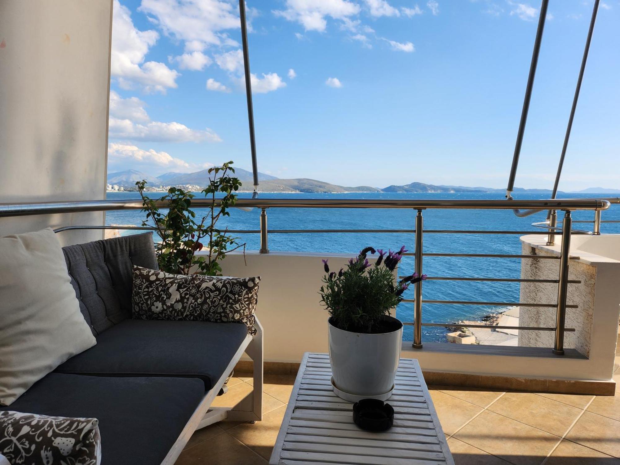 Alpha Seaside Apartment Sarandë Exterior foto