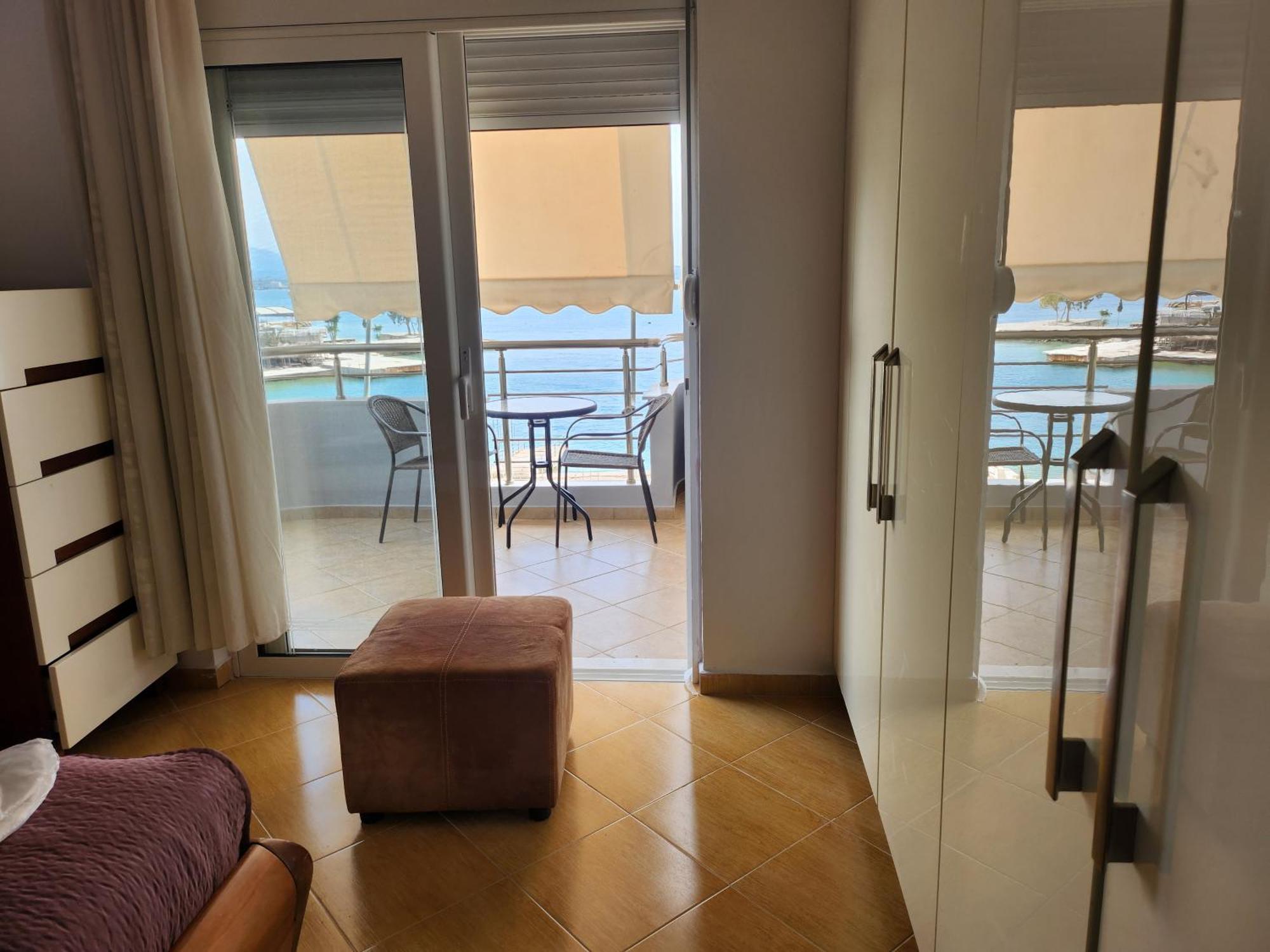 Alpha Seaside Apartment Sarandë Exterior foto